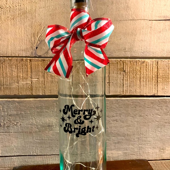 ‘Merry & Bright’ Wine Bottle Lantern - Picture 1 of 9